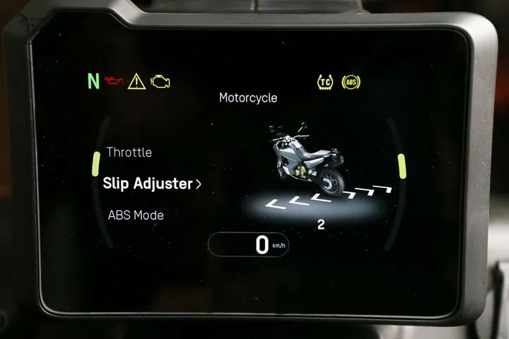 HusqvanraNorden901全面评测，电控满配的北欧旅行家