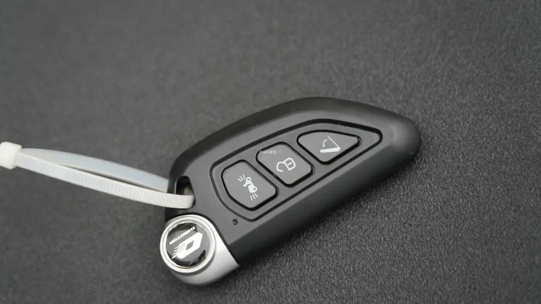 QJMOTOR鸿150车型全解析，正面硬刚PCX和UHR，还有多大优势？