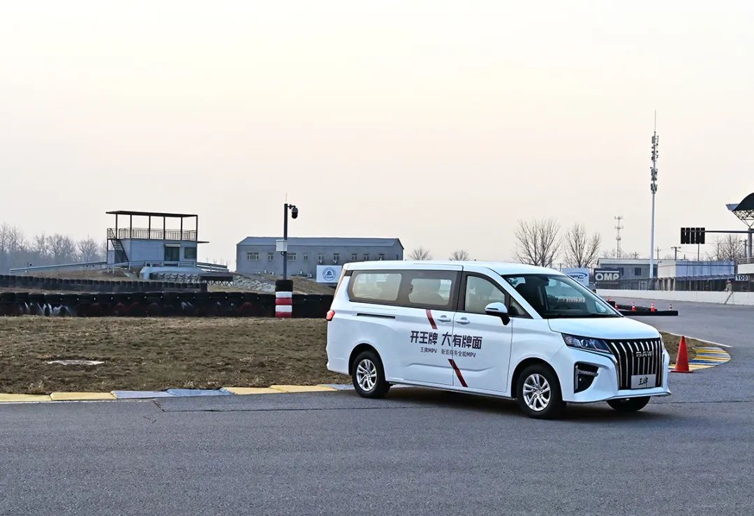 北京汽车制造厂的王牌m7详细介绍,北京汽车制造厂的王牌m7