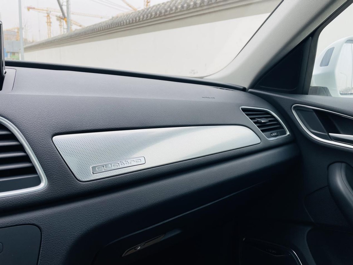 2017款奥迪q3quattro全时四驱风尚,油门只管踩剩下的交给财务