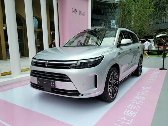 新款问界M7,虽不明白当初是怎么火的,但得明白后来是怎么没的