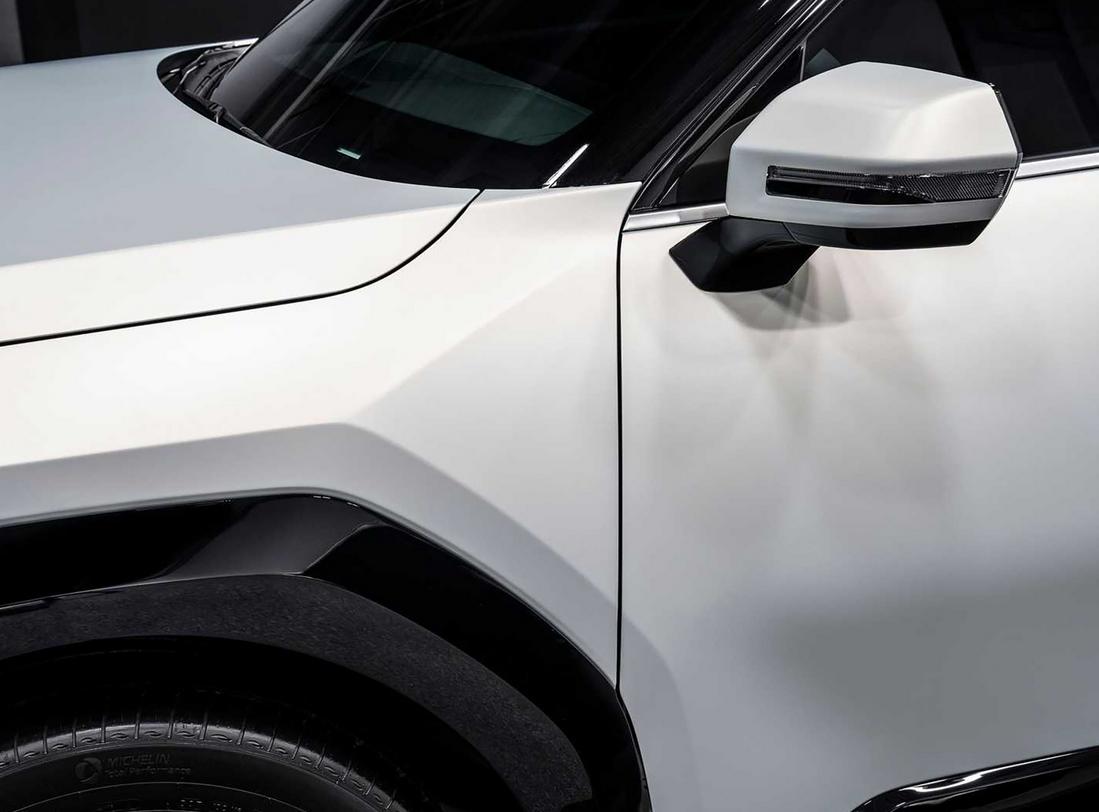 空间设计很强，后排能4个人面对面斗地主，带你看起亚EV9