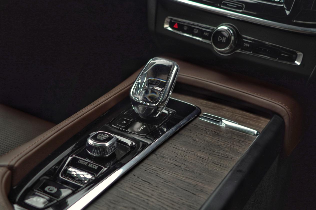 奥迪a6l跟沃尔沃s90哪个零整比高,奥迪A6L与沃尔沃s90哪个好