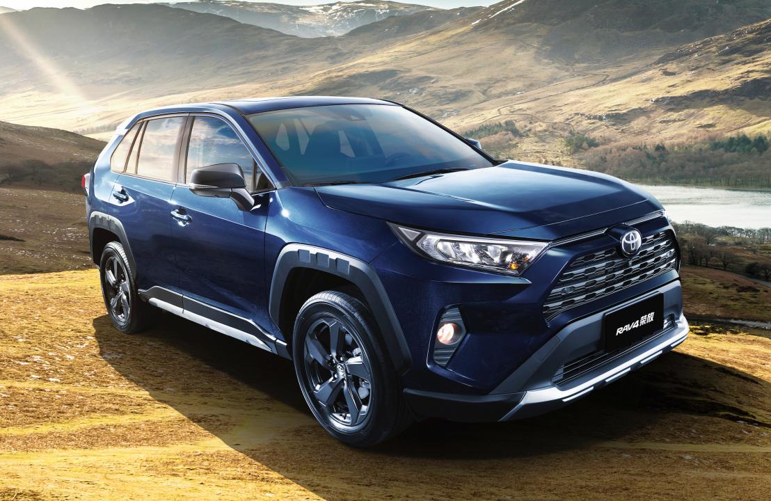 丰田17万落地油电混合车型推荐,丰田17.98万新车