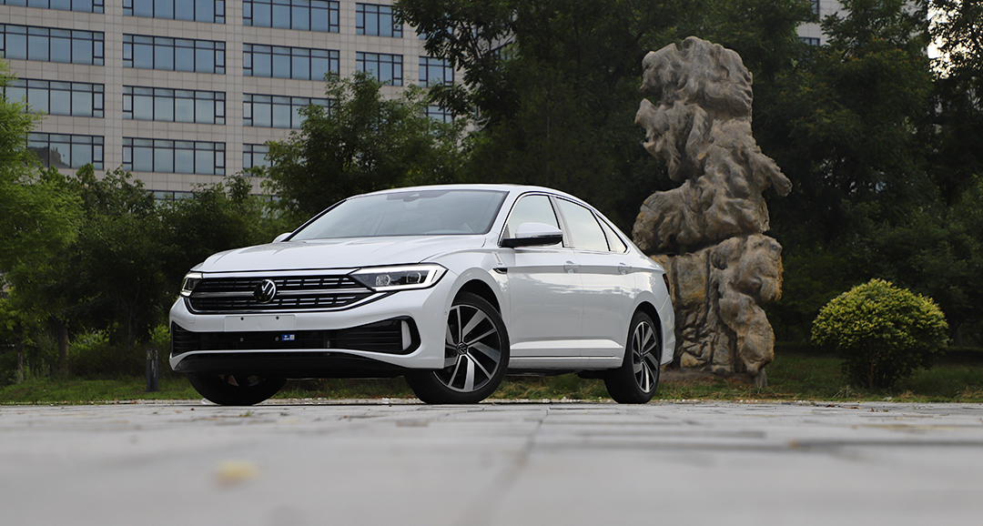 大众速腾2024超越版300tsi,速腾200tsi试驾