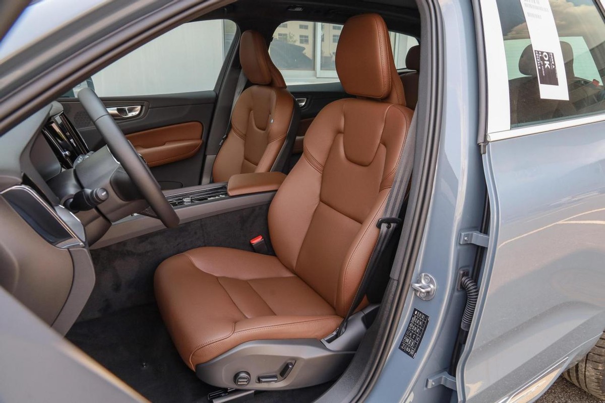 沃尔沃10-15万入门级燃油版推荐,沃尔沃七座suv30万xc60