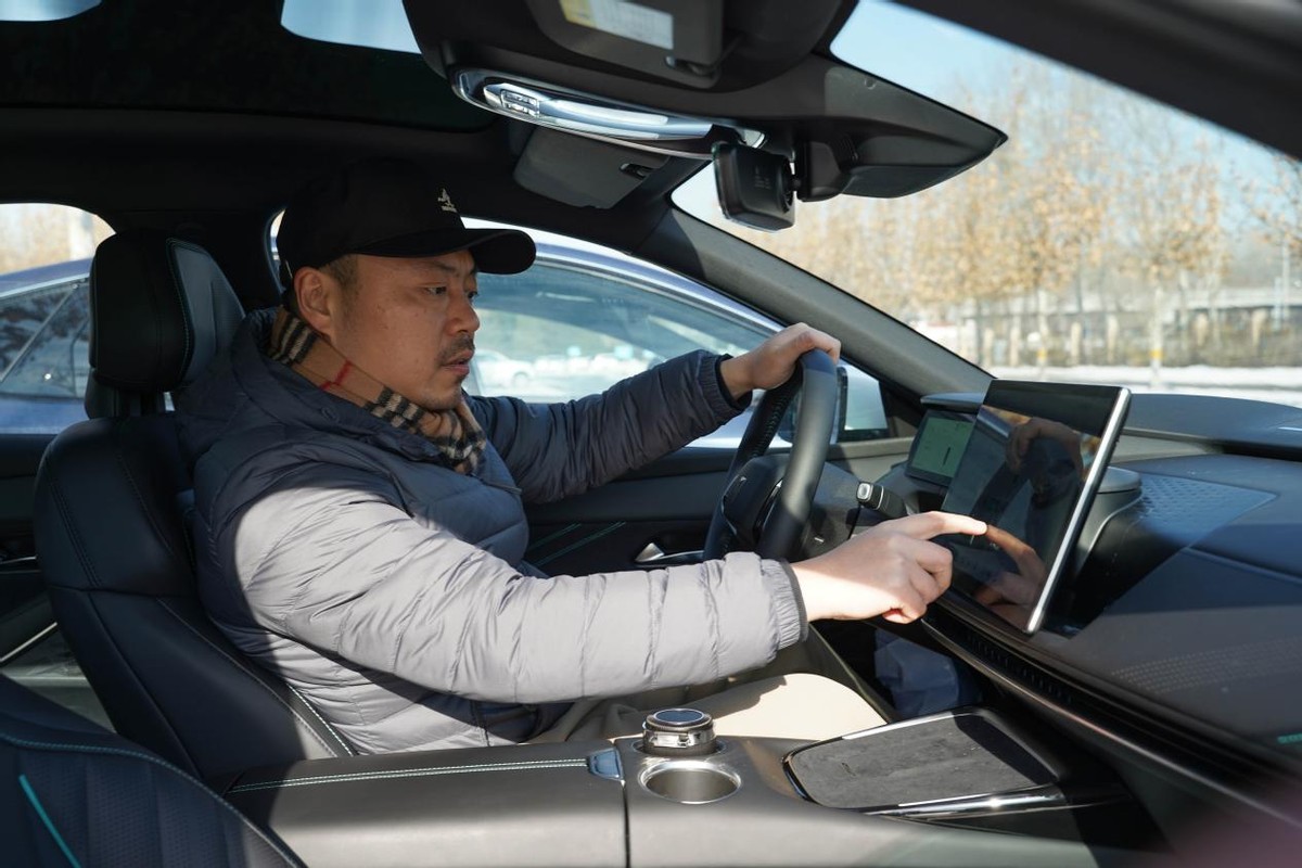 新款深蓝sl03纯电版驾驶体验,深蓝sl03属于什么档次的车