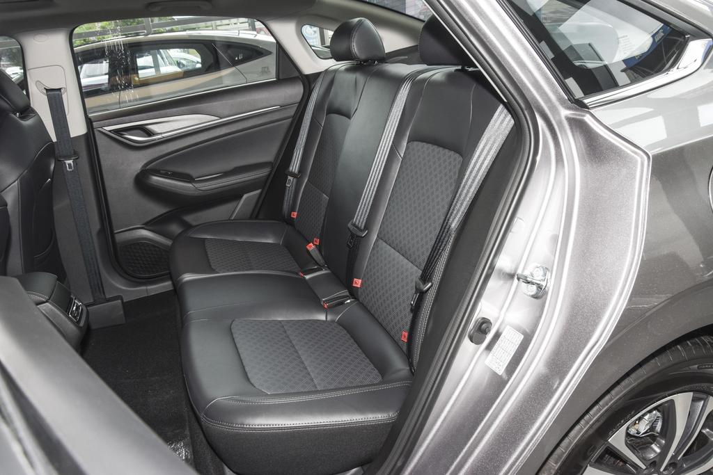 长安逸动1.5t功能说明,长安逸动有esp车身稳定系统