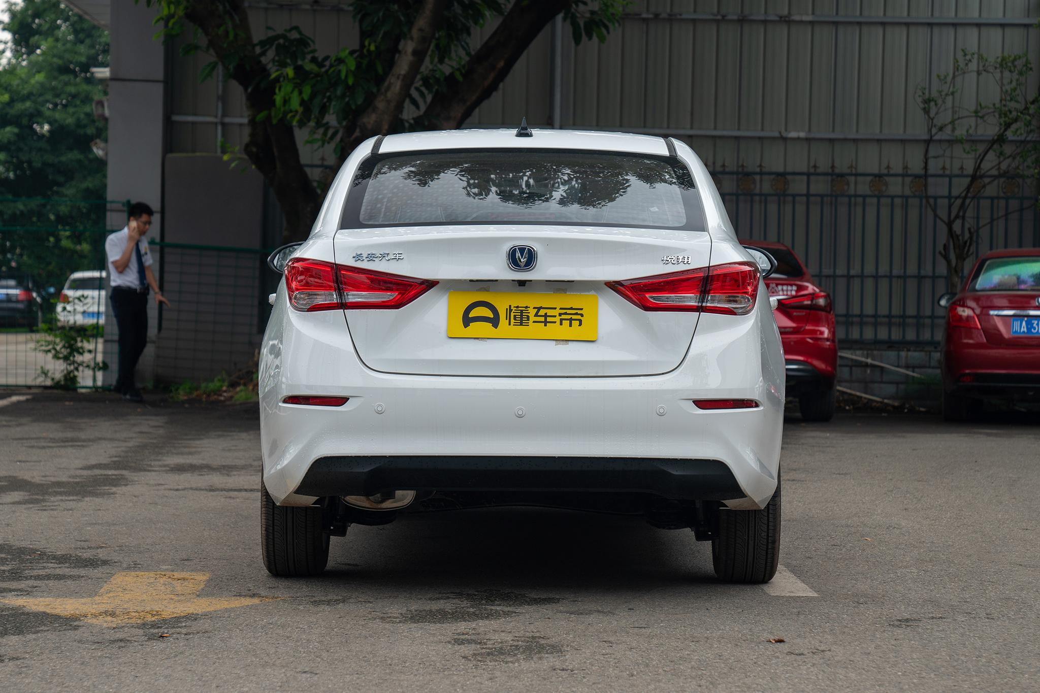 高颜值小型家轿，悦翔怎么样？适合成为年轻人的第一台车吗？