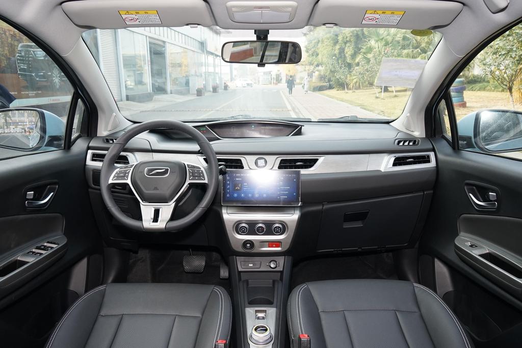 最便宜的云度π1来了，买谁最划算