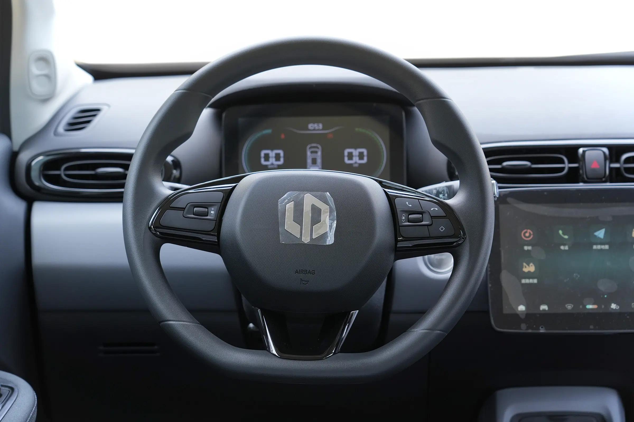 售价6.28万起零跑t03新增车型上市,售价5.98万零跑t03400轻享版上市