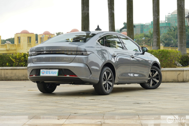 比亚迪驱逐舰05冠军版和秦dmi区别,比亚迪驱逐舰05必买配件