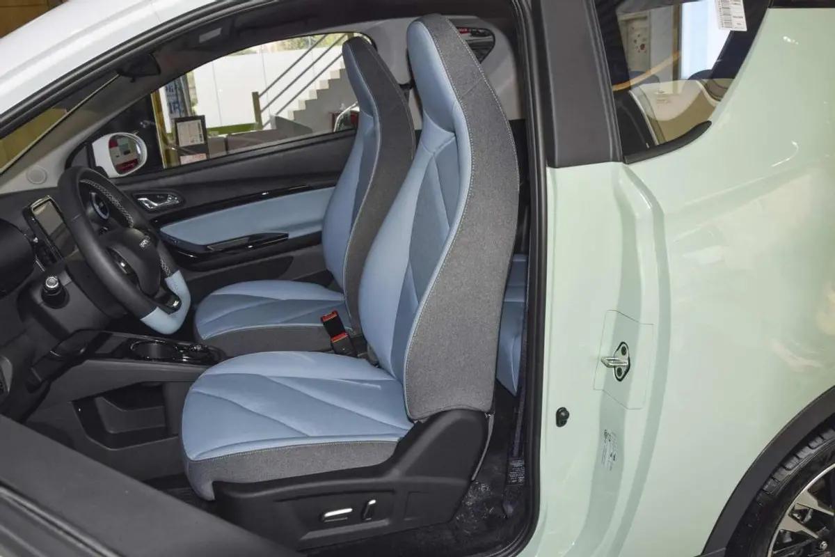 好看便宜的新能源小车,最新款奇瑞小蚂蚁最高配