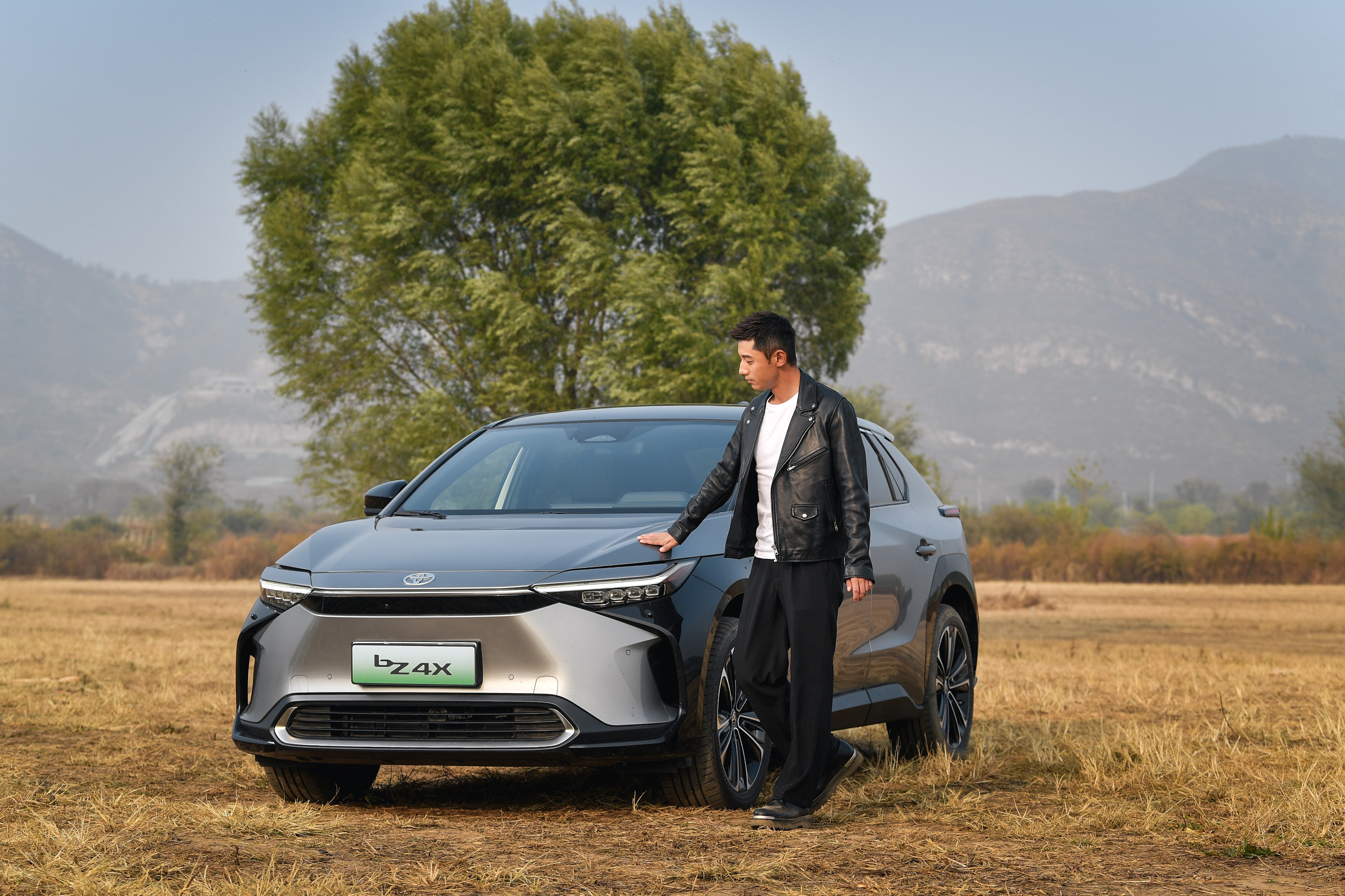 19.98万元起售一汽丰田bz4x上市,逐鹿纯电suv市场一汽丰田bz4x预售