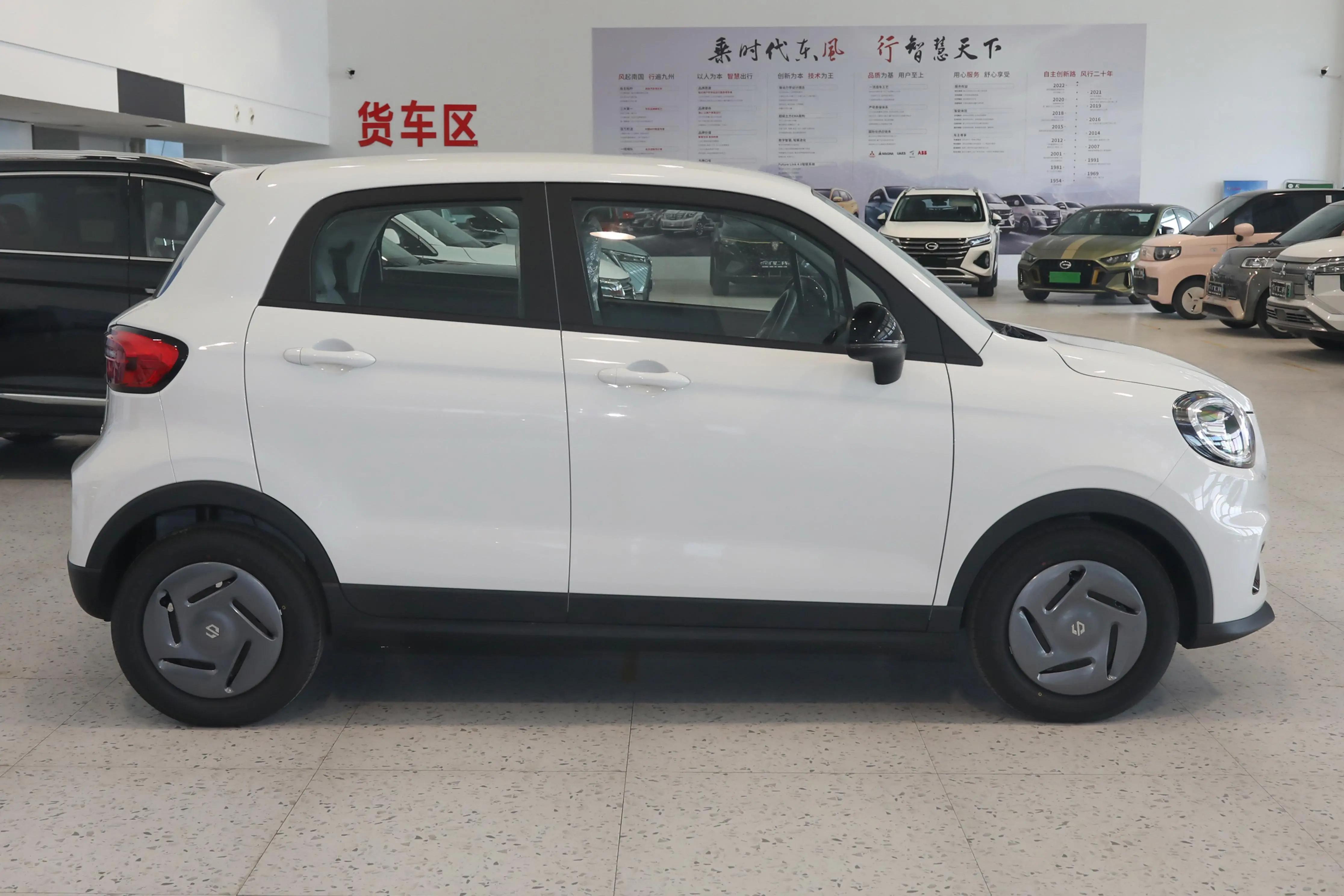 价格最低的新能源汽车零跑t03,新能源中续航最长的一款车零跑t03