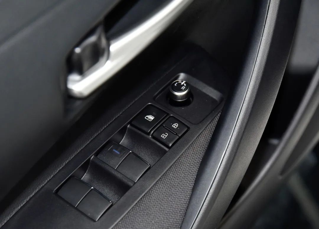 丰田卡罗拉哪款气囊多,丰田卡罗拉各种年限车型