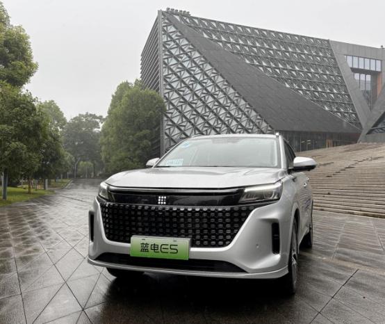 蓝电e5混动空间体验,蓝电e5试驾体验