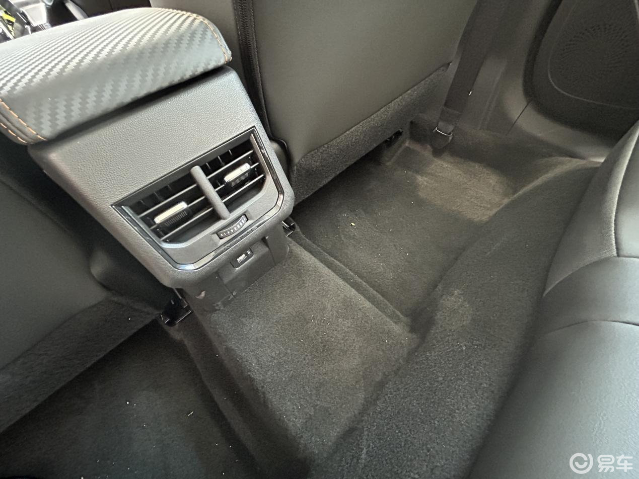 东风风神奕炫2021款后备箱,东风风神奕炫max后备箱