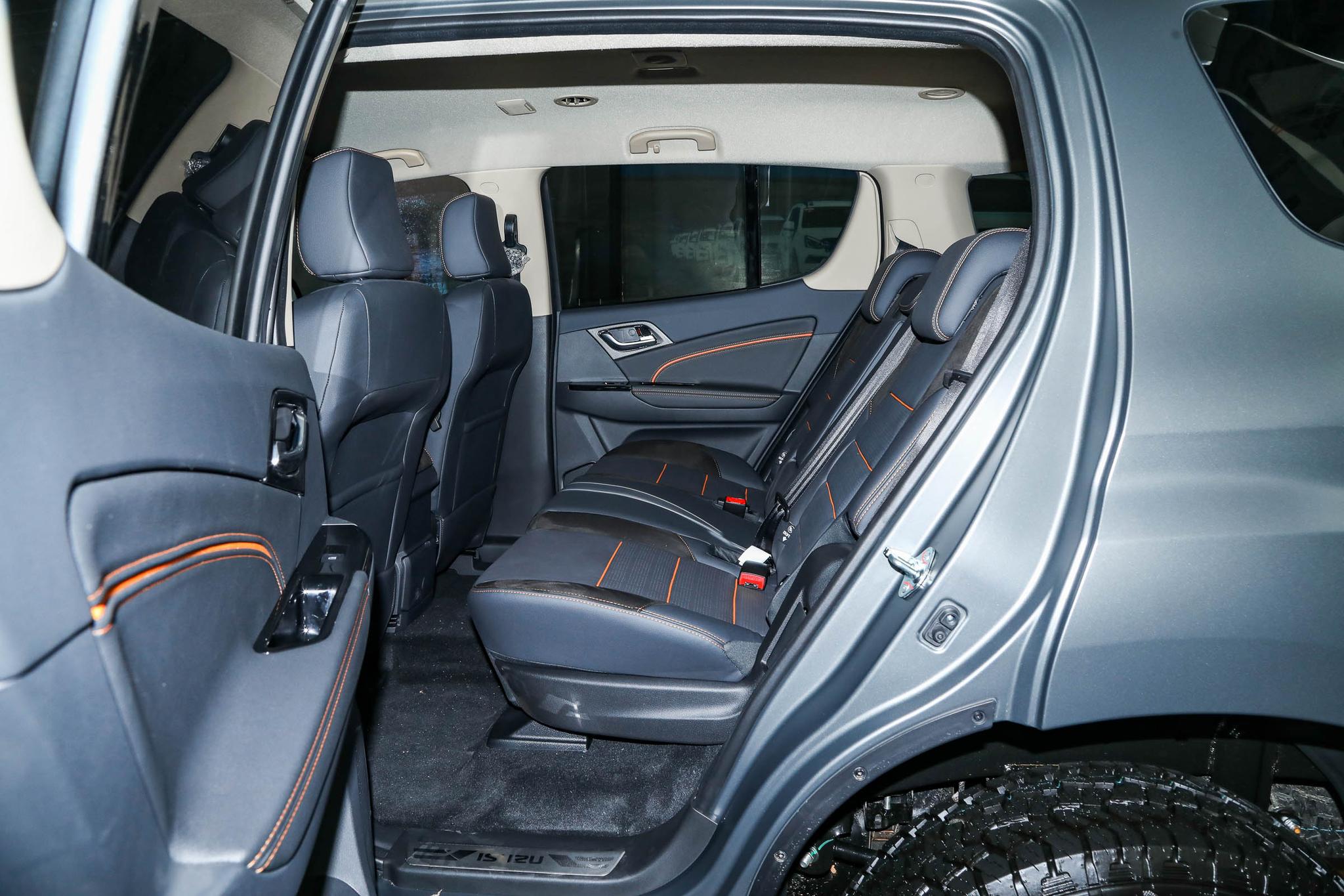 五十铃mux牧游侠试驾2019款,2021款五十铃mu-x牧游侠尺寸