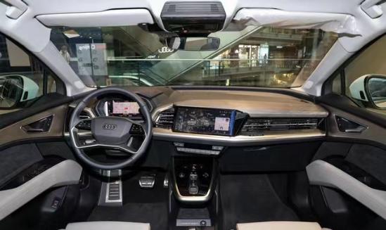 新款4轮电动车测试,上汽奥迪45万级新能源车型