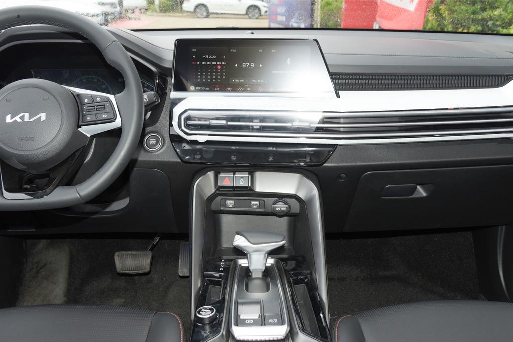 起亚新智跑最新款试驾视频,试驾起亚智跑2021款视频