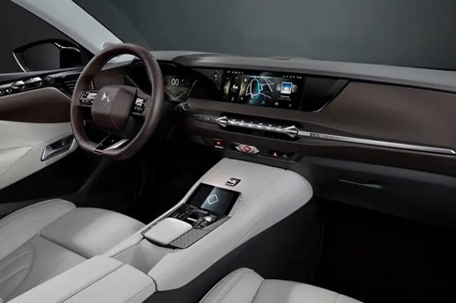 堪称“垫底”的豪华品牌，手握三款新车，DS到底还有没有活路？