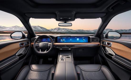 评测福特探险者昆仑巅峰版,福特探险者昆仑巅峰版刷林肯皮肤