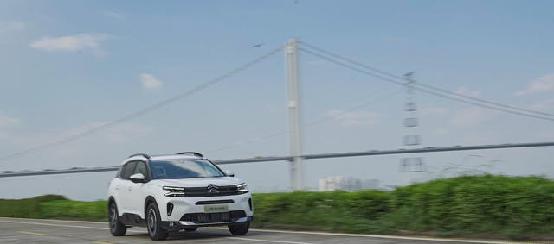 天逸共创版对比天逸beyond,法系最良心的三款车天逸