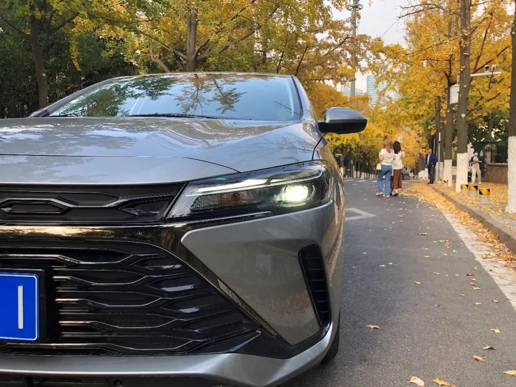 12万适合年轻人开的车动力足,10万车好开