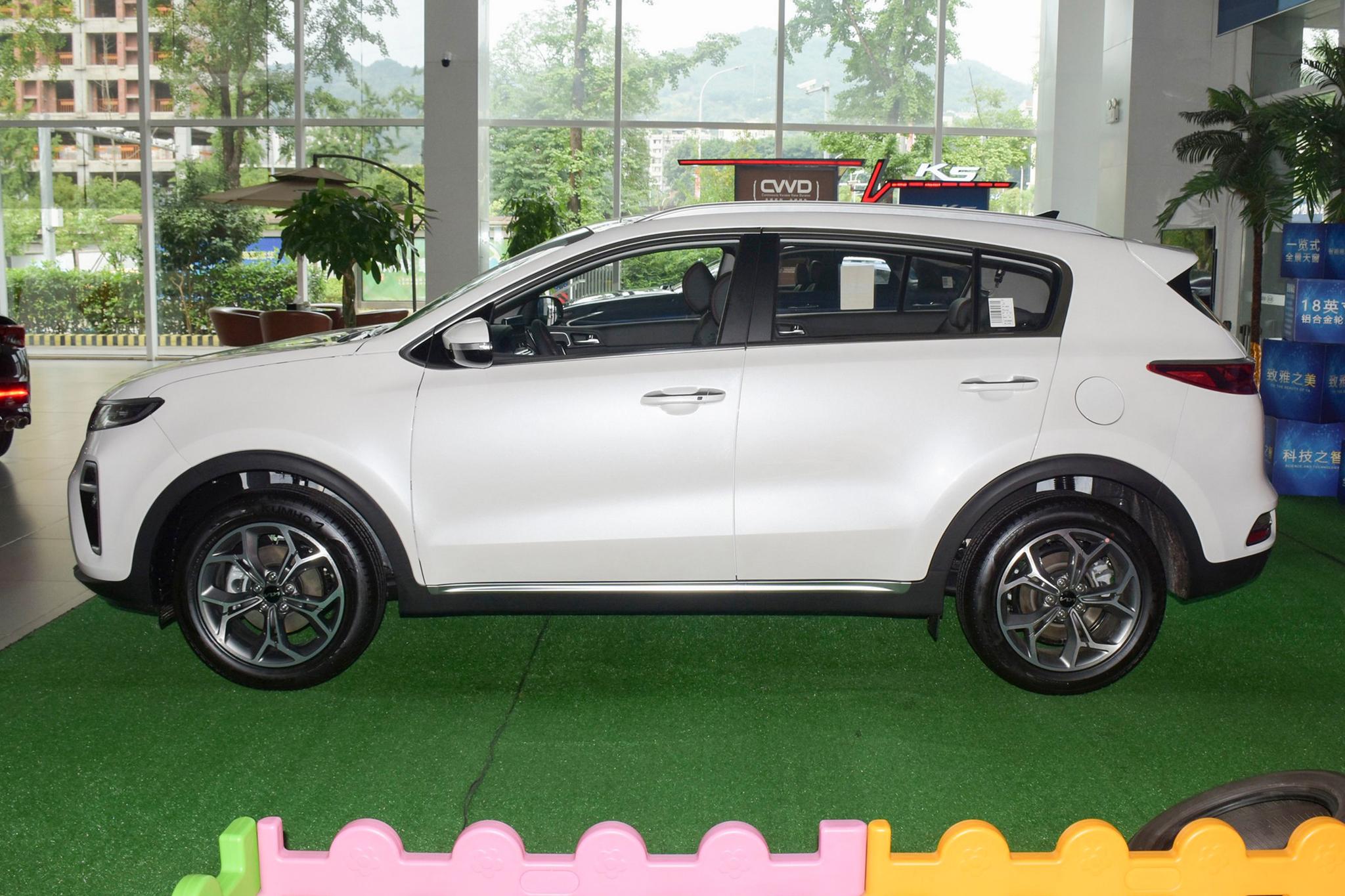 2023款起亚kx5内饰,起亚kx5有哪些优点和硬伤