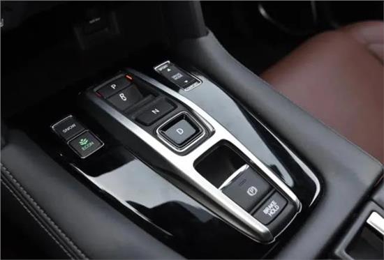 urv行走在路上的质感,全新urv以旗舰品质驰骋惬意人生