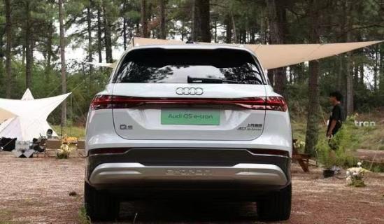 新款4轮电动车测试,上汽奥迪全新