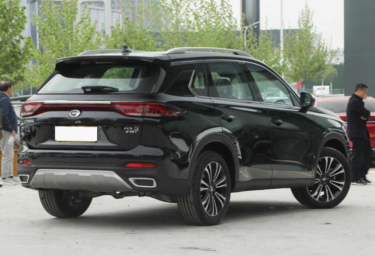 广汽传祺gs5空间测试,新款广汽传祺gs5值不值得买