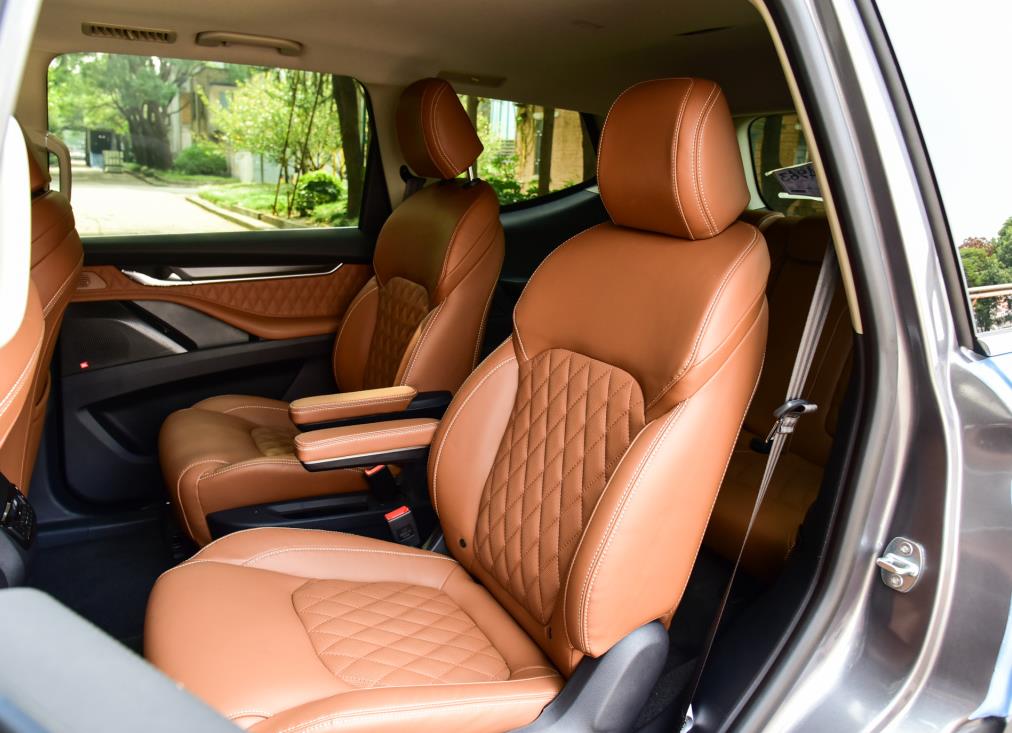 中大型suv怎么选不妨先看看这款车,15到20万的中型suv六座油耗低的车