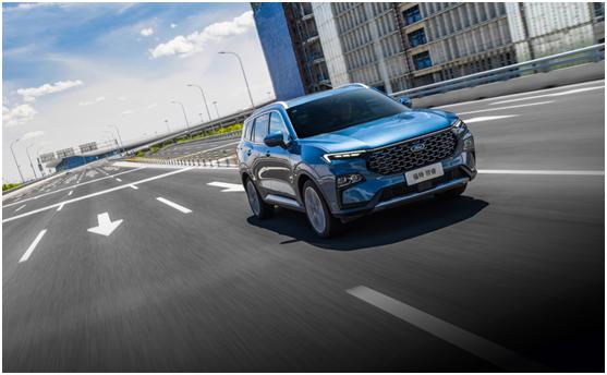 福特领睿走冰雪路,23款福特领睿自驾