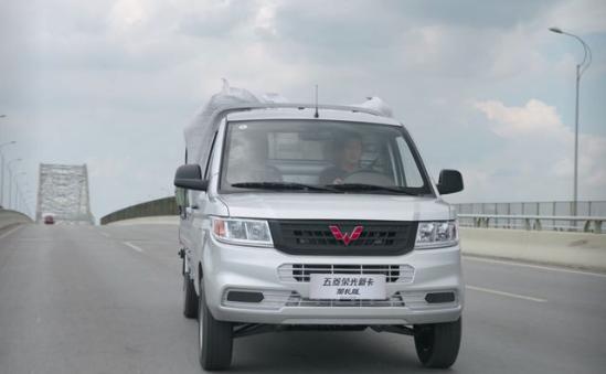 五菱荣光新卡1.5双排加长版最新款,五菱荣光新卡2023款2.0加长版