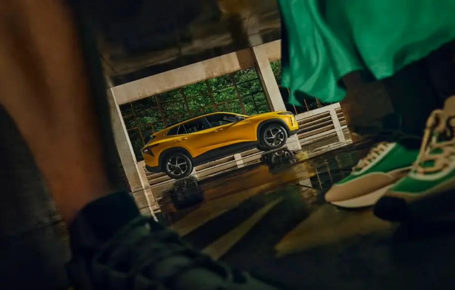 雪佛兰科迈罗大黄蜂零百加速多少,大黄蜂suv混动版