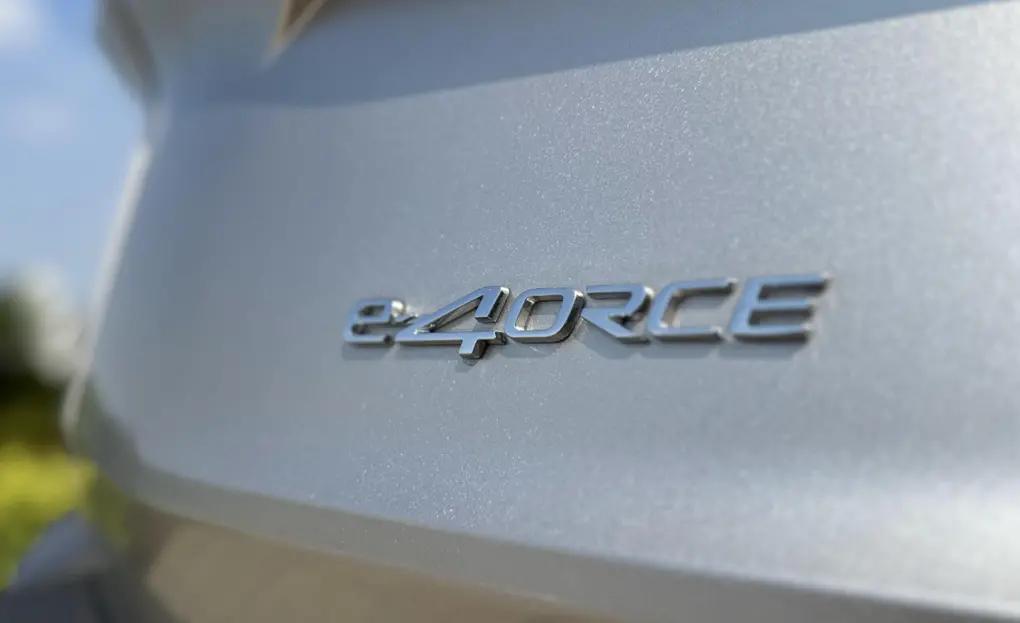 超混电驱奇骏全球最低价上市,奇骏19万级混动四驱顶配