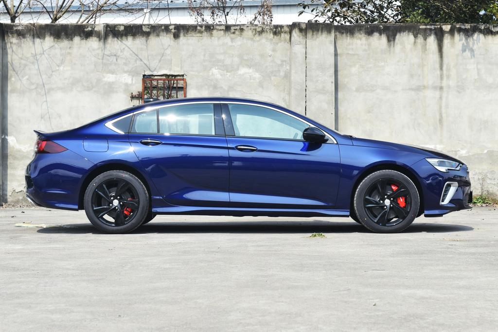 君威进气格栅两条杠,君威进气格栅主动开闭演示