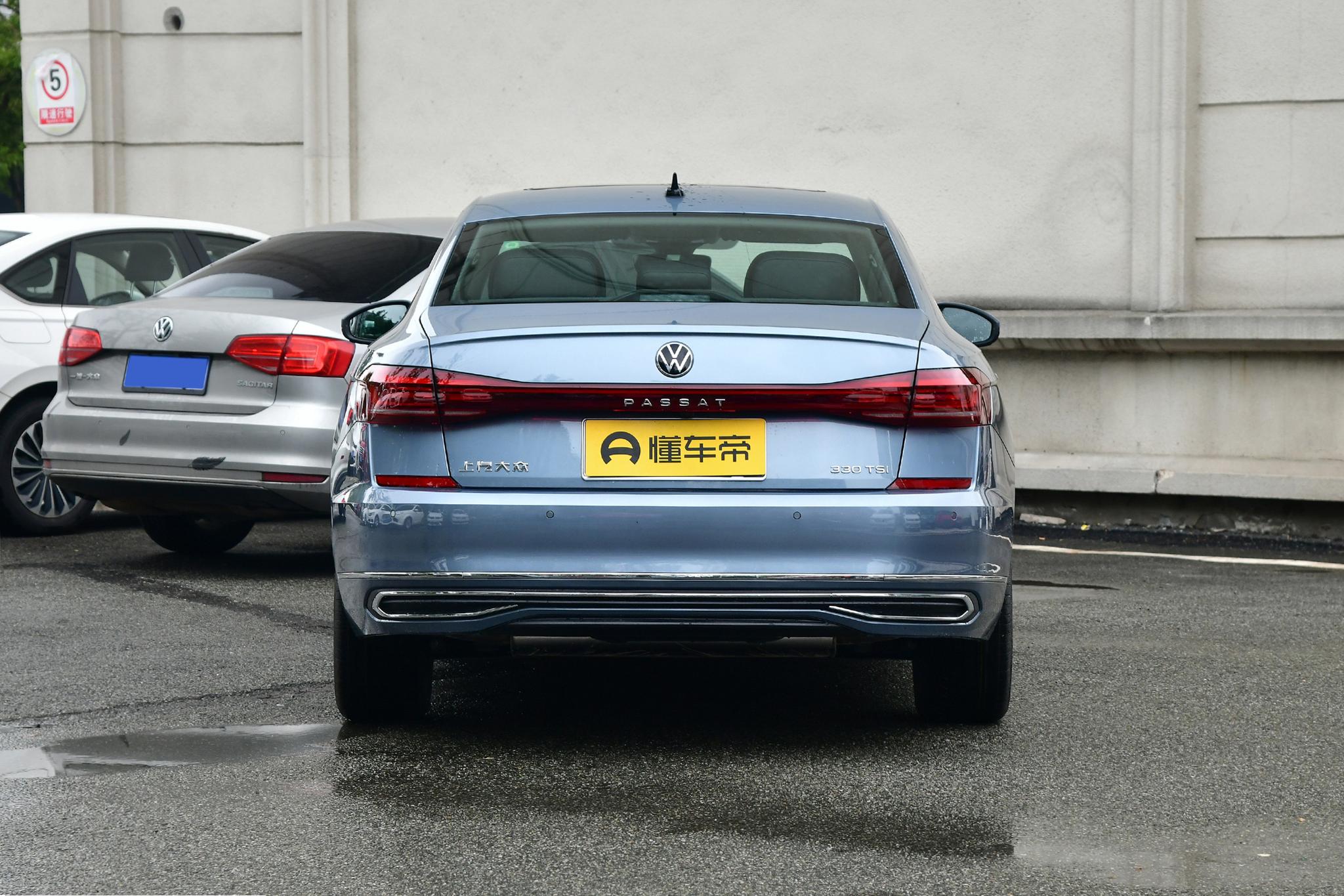 2022款*萨特帕**，长4948毫米，配2.0T发动机，提速感清晰