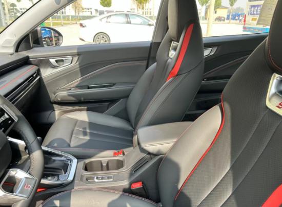 五菱星驰suv2023款图片,五菱星驰大空间suv2023落地价格