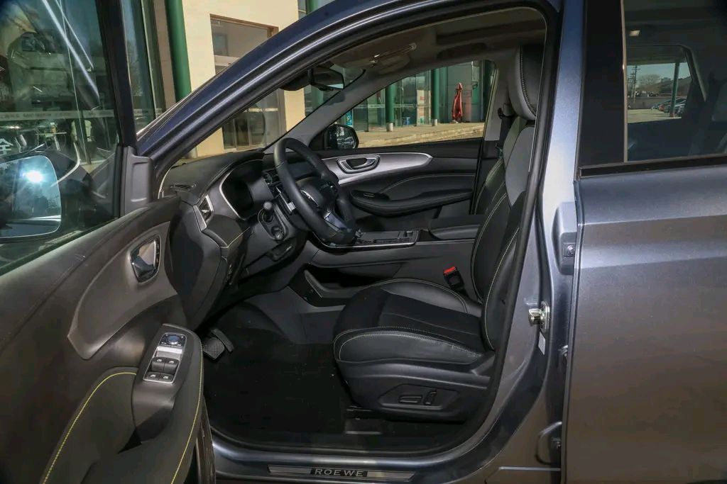 实拍2021款荣威eRX5,内饰质感提升,实力均衡,到底值得购买吗?