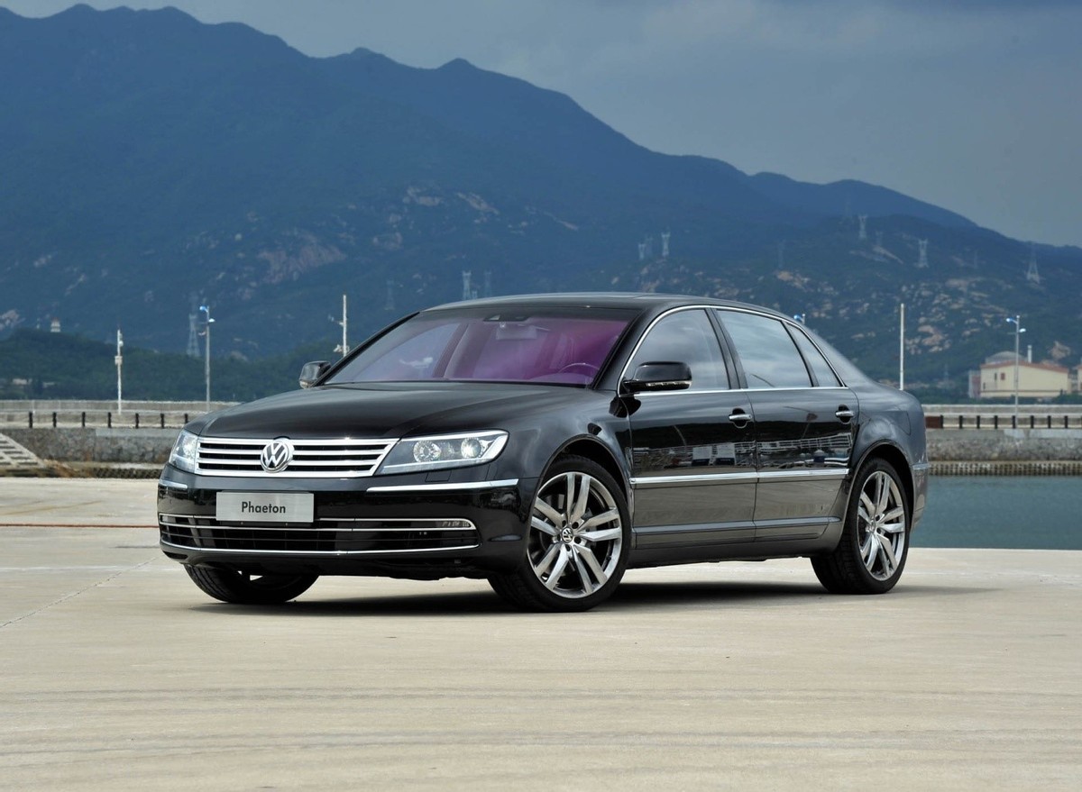 新款辉腾图片车长宽尺寸,辉腾2019款长度