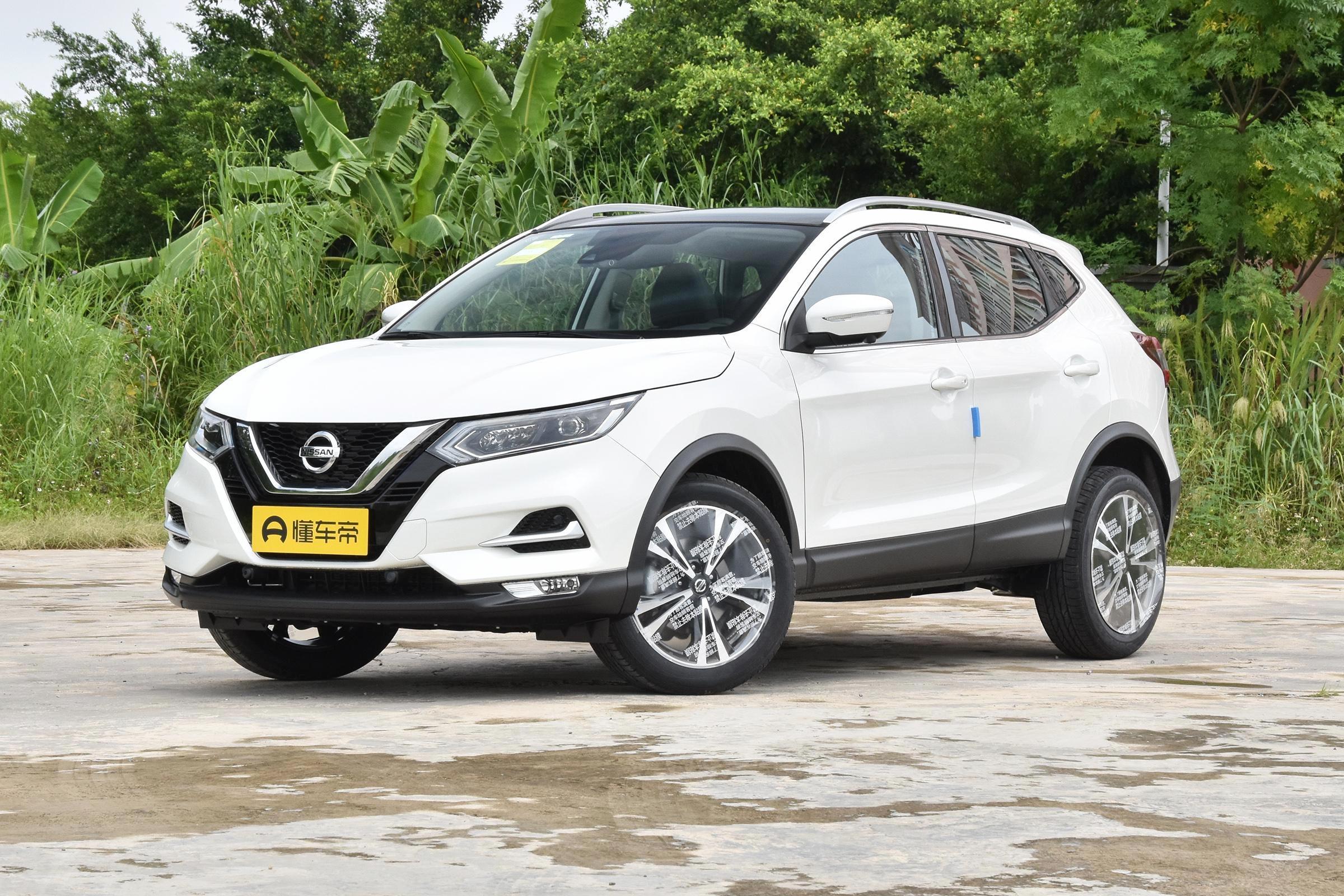 日产逍客2021款和日产经典轩逸,日产逍客2017款2.0lcvt豪华版车机