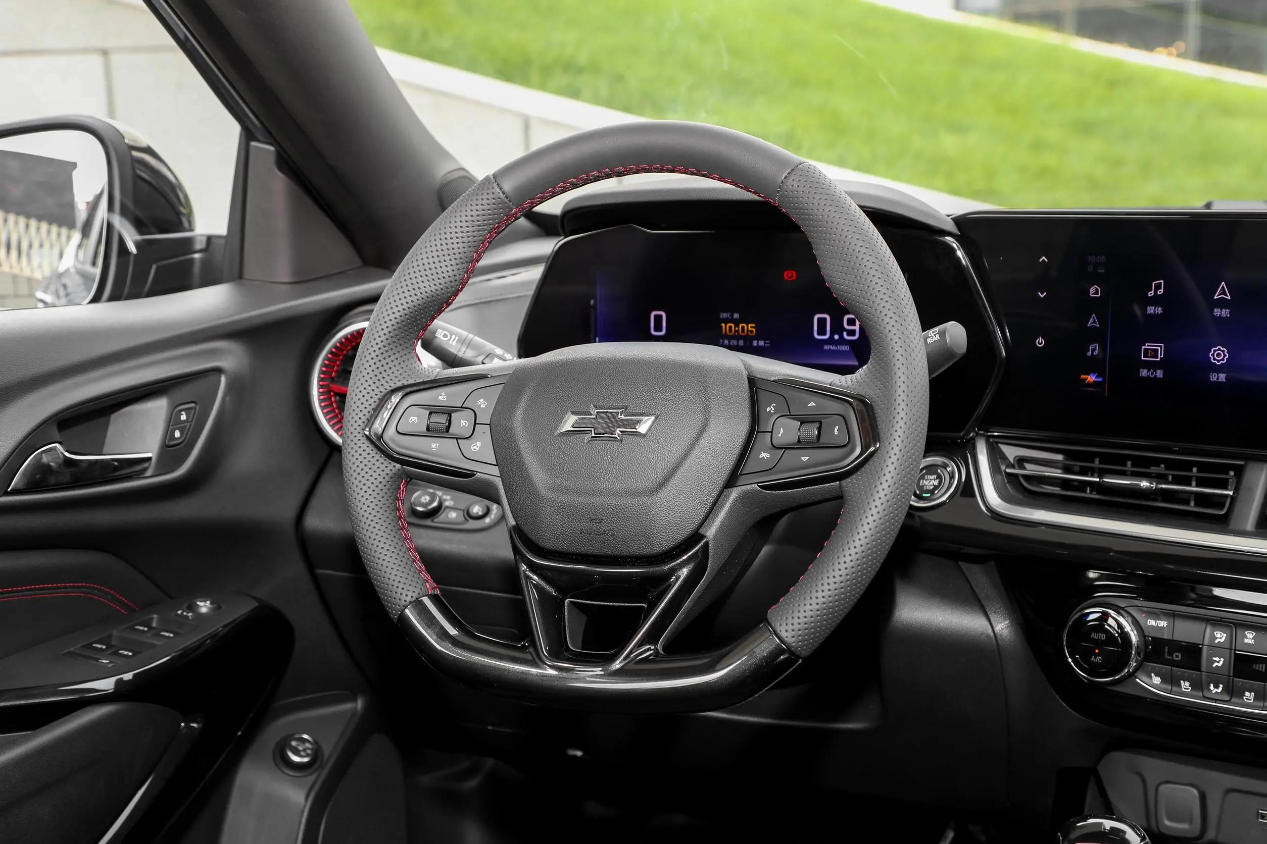 雪佛兰新星迈罗尺寸,雪佛兰科迈罗选哪个版本