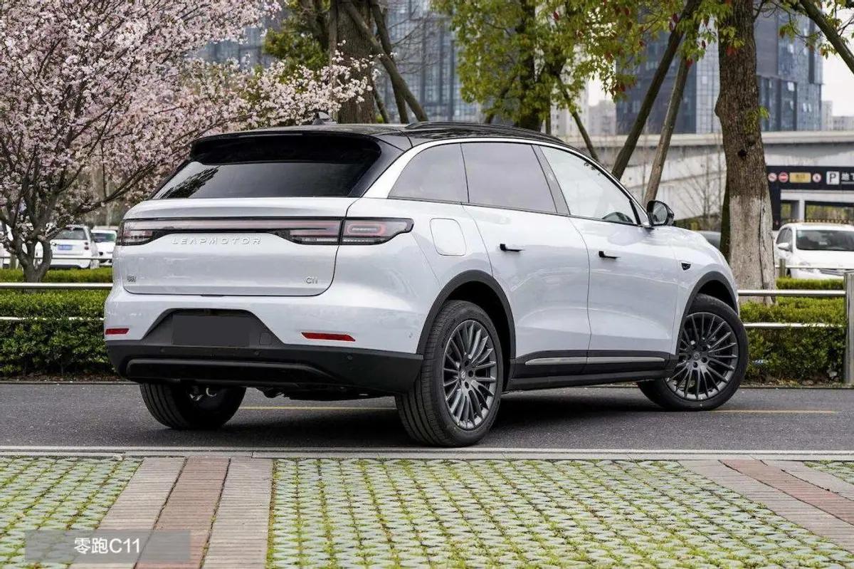 用电和用油的车每公里差多少钱,用油又用电的车好吗