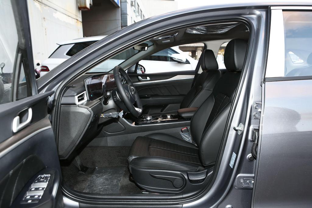 15万起亚k5能落地吗,起亚k52014款2.0latluxury