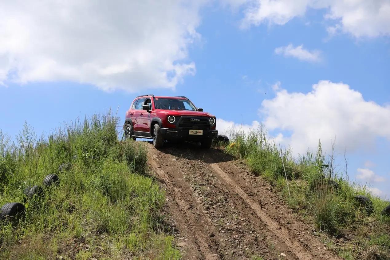 哈弗大狗追猎版野性设计十足耐看,尽情释放野性试驾哈弗大狗追猎版