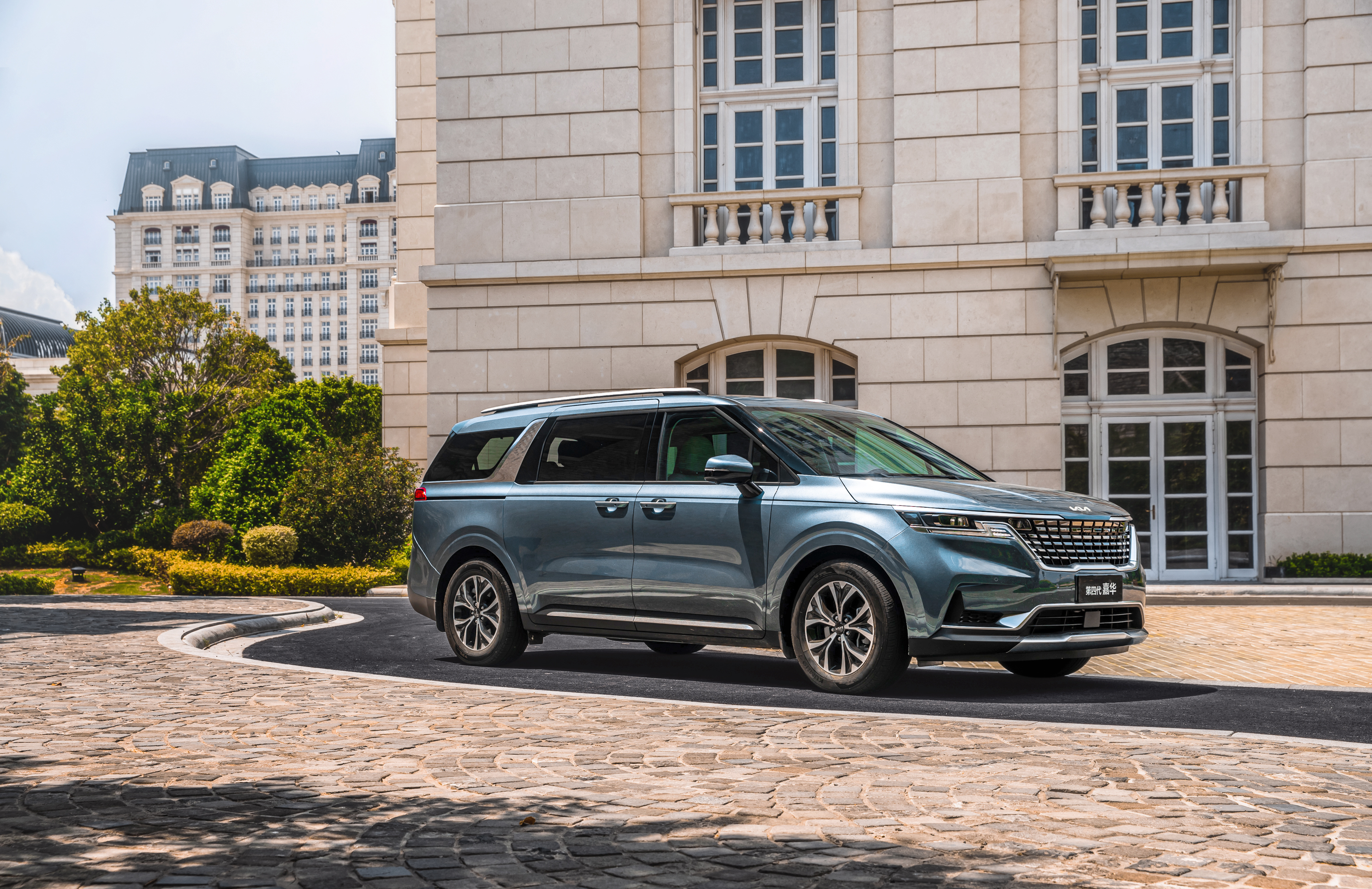 起亚*四代第**嘉华，售价28.89万元-33.99万元