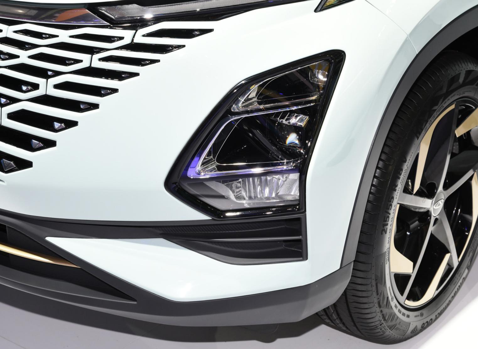 预售价9.29-12.89万元,实拍解析奇瑞欧萌达